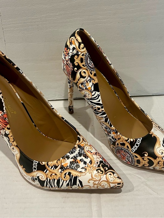 Anne Michelle Shoes - Anne Michelle Black & Gold Baroque Print Pointed-Toe Stiletto Heels